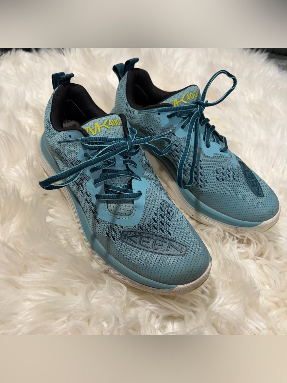 Keen WK400 Womans running shoes size 9